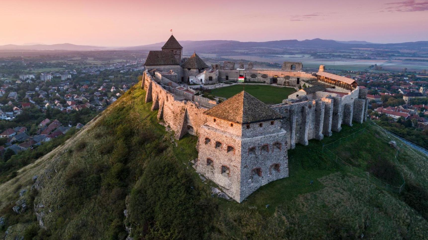 Villa Suemeg Экстерьер фото